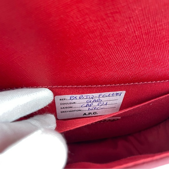 ❤️♻️ NWOT A.P.C. BETTY TEXTURE  SHOULDER BAG in red - Picture 5 of 9